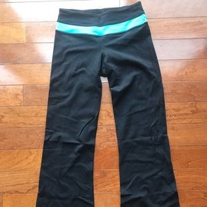 Lululemon groove pants size 2